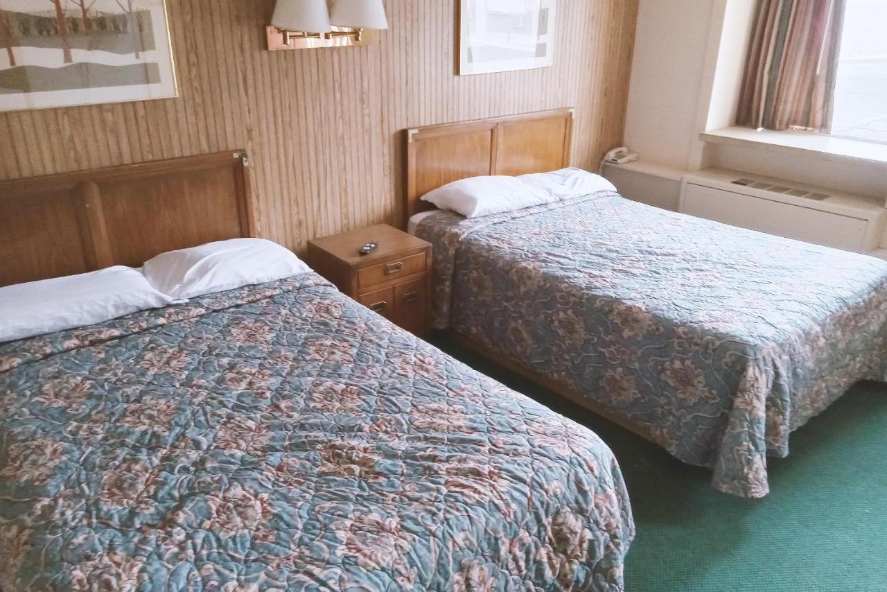 Blue Way Inn & Suites Winfield エクステリア 写真