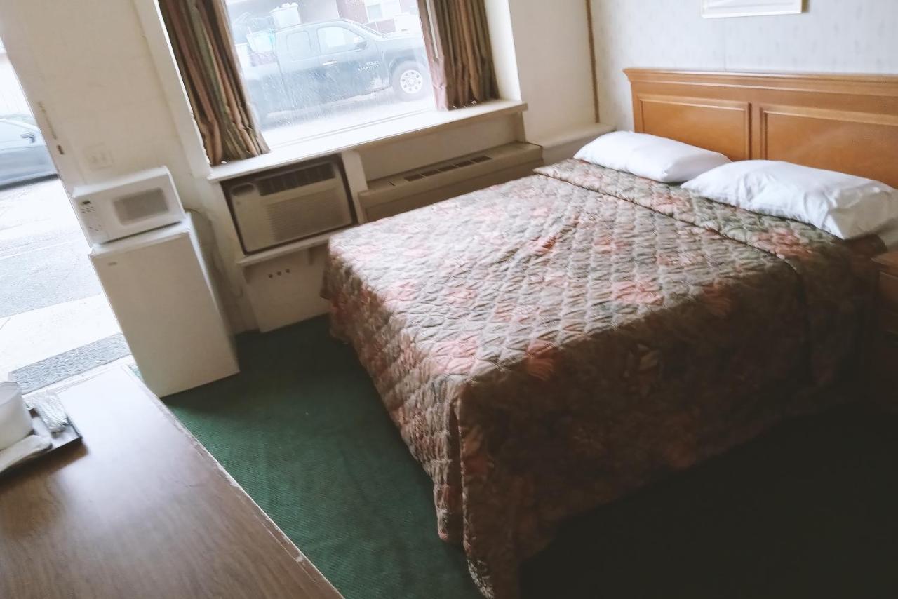 Blue Way Inn & Suites Winfield エクステリア 写真